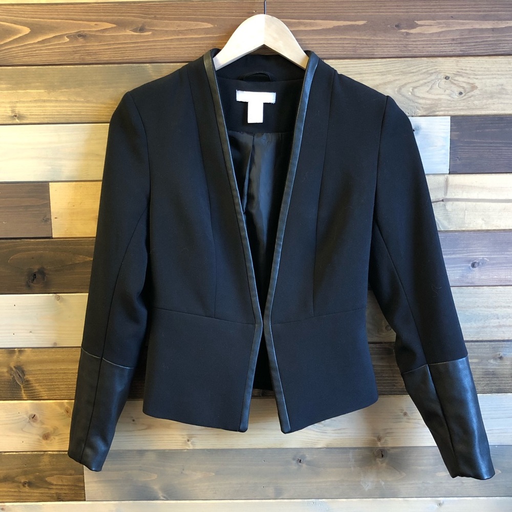 🎉 H&M Cropped Black Blazer with Vegan Leather